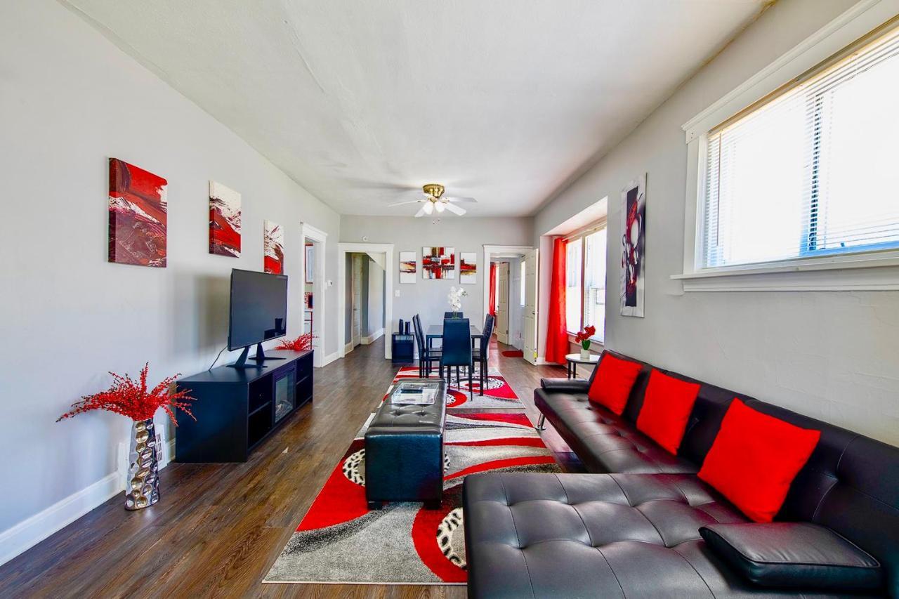 The Rubi Lounge - Spacious Brooklyn Centre Modern Escape Near Downtown With Parking, 300Mb Wifi & Self Check-In Cleveland Bagian luar foto