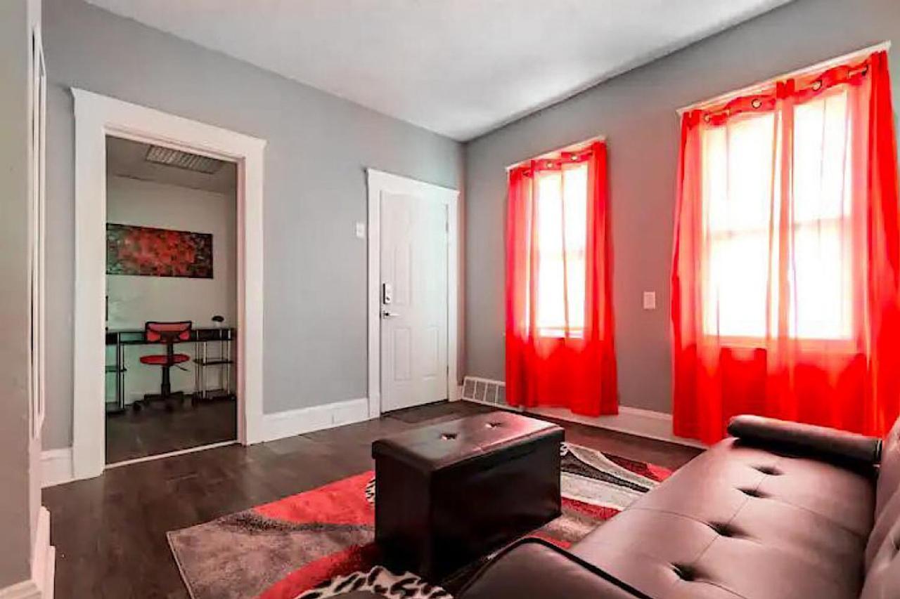 The Rubi Lounge - Spacious Brooklyn Centre Modern Escape Near Downtown With Parking, 300Mb Wifi & Self Check-In Cleveland Bagian luar foto