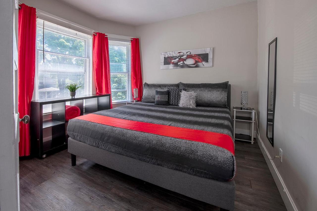 The Rubi Lounge - Spacious Brooklyn Centre Modern Escape Near Downtown With Parking, 300Mb Wifi & Self Check-In Cleveland Bagian luar foto