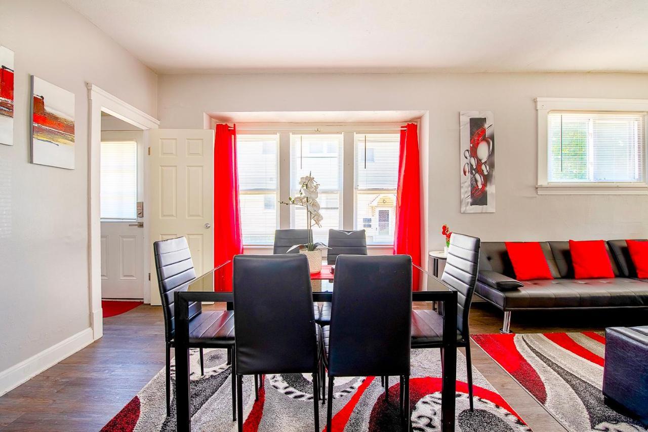 The Rubi Lounge - Spacious Brooklyn Centre Modern Escape Near Downtown With Parking, 300Mb Wifi & Self Check-In Cleveland Bagian luar foto