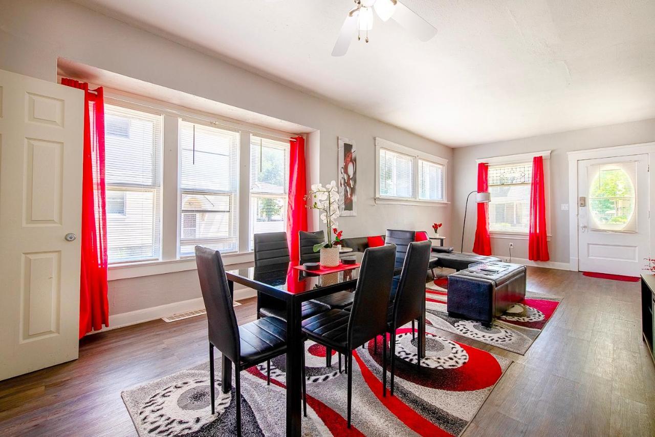 The Rubi Lounge - Spacious Brooklyn Centre Modern Escape Near Downtown With Parking, 300Mb Wifi & Self Check-In Cleveland Bagian luar foto