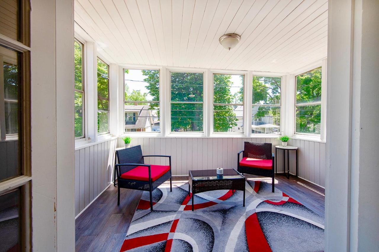 The Rubi Lounge - Spacious Brooklyn Centre Modern Escape Near Downtown With Parking, 300Mb Wifi & Self Check-In Cleveland Bagian luar foto