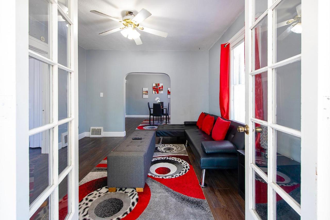 The Rubi Lounge - Spacious Brooklyn Centre Modern Escape Near Downtown With Parking, 300Mb Wifi & Self Check-In Cleveland Bagian luar foto